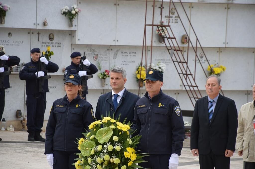 Položeni vijenci za branitelje poginule u pulskoj Zračnoj luci